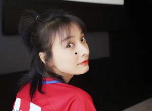 娱乐吃瓜酱76岁,揭秘娱乐圈资深“吃瓜群众”的传奇人生